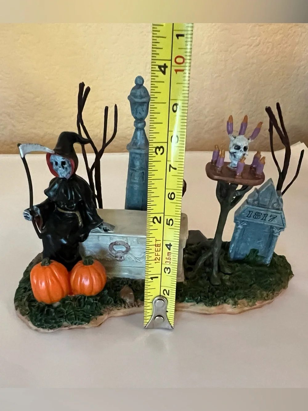 Lemax Spooky Town Retired from 2005 Grim Reaper Waits Patiently Figurine